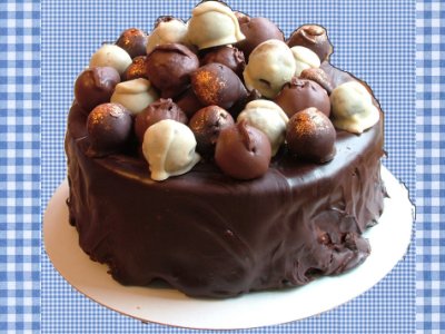 Chocolate cake 2.jpg