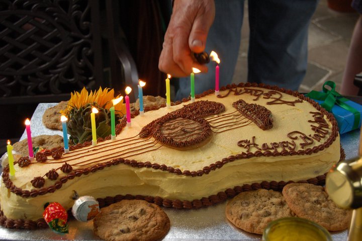 Guitar cake