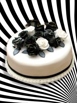 V Black and white cake 2.jpg