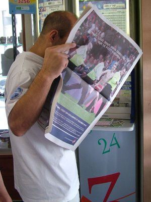 5 Niort Newspaper.jpg