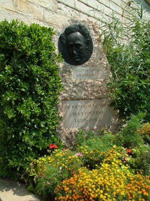 N Cocteau grave.jpg