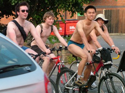 Naked cyclists n