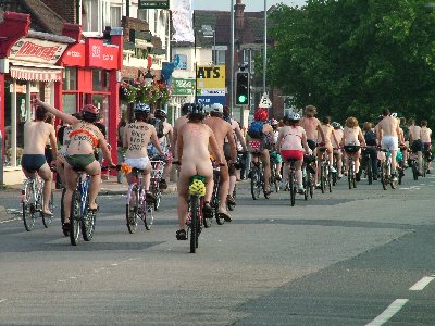 Naked cyclists u
