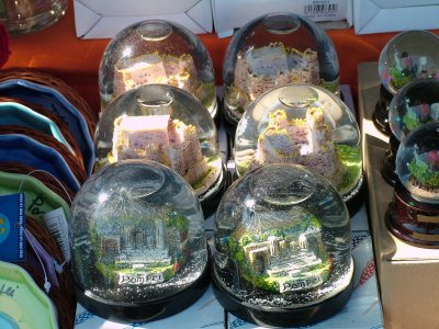 a6 Pompeii snowglobe