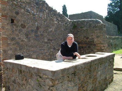 b9 G Pompeii bar.jpg