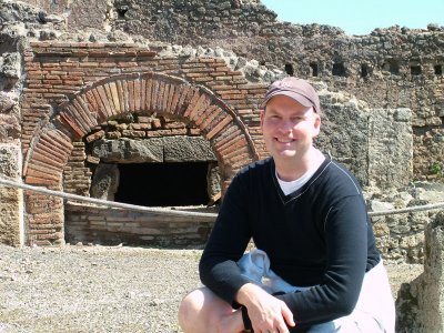 d9 Pompeii oven.jpg