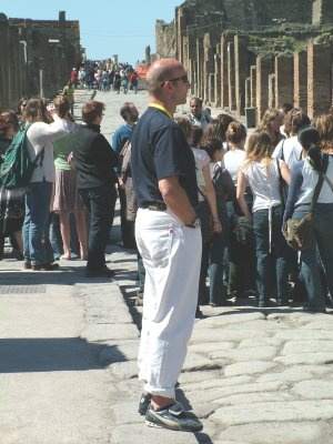 e2 Pompeii cutie.jpg