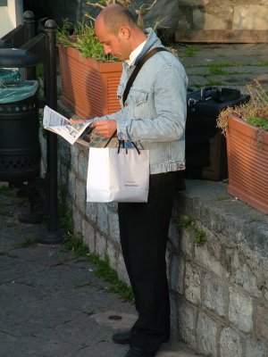 i9 Sorrento reader.jpg